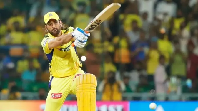 why MS Dhoni not batting higher