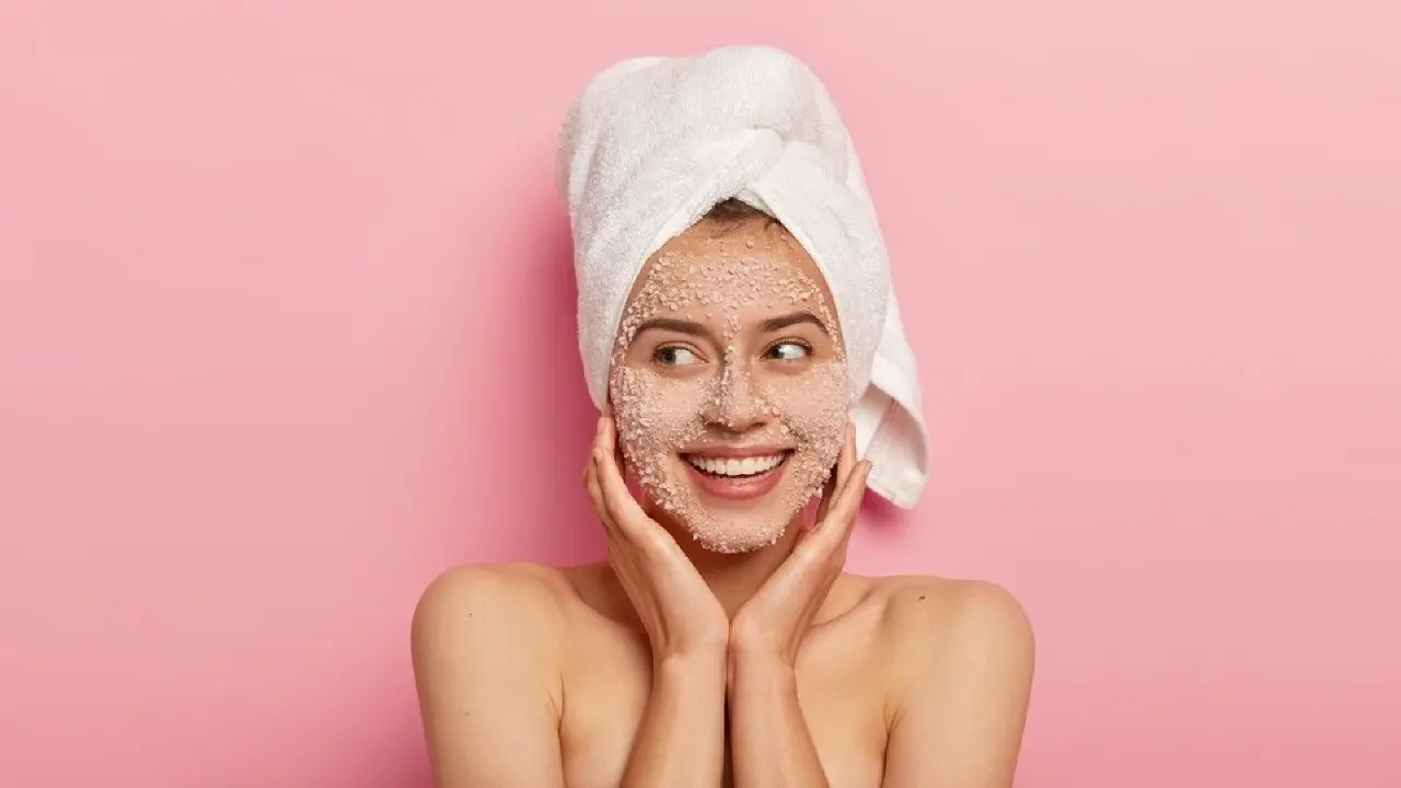 correct way of applying face scrub and benefit of using this