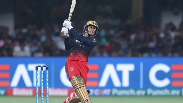 RCB vs GG: आरसीबी ने गुजरात जाइंट्स को आठ विकेट से हराया, कप्तान स्मृति मंधाना ने खेली शानदार पारी Smriti Mandhana