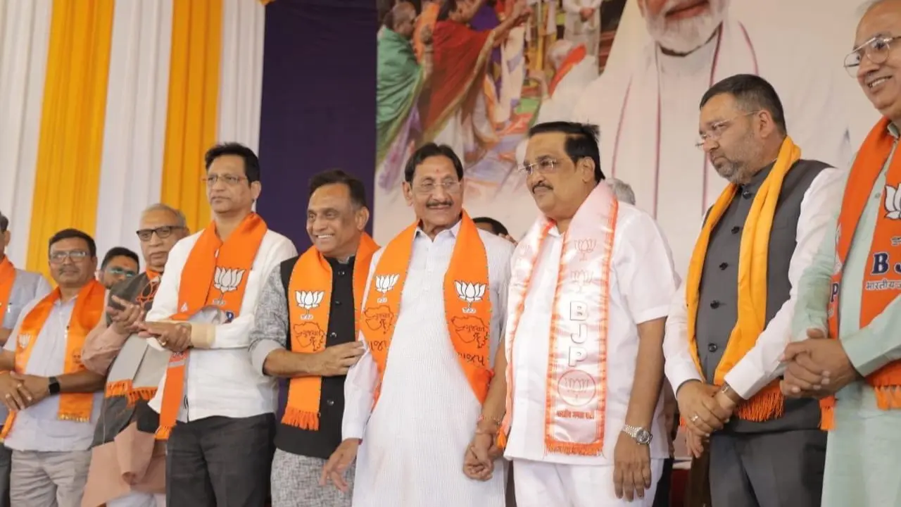 former Congress leader Gujarat Niranjan Patel joins bjp
