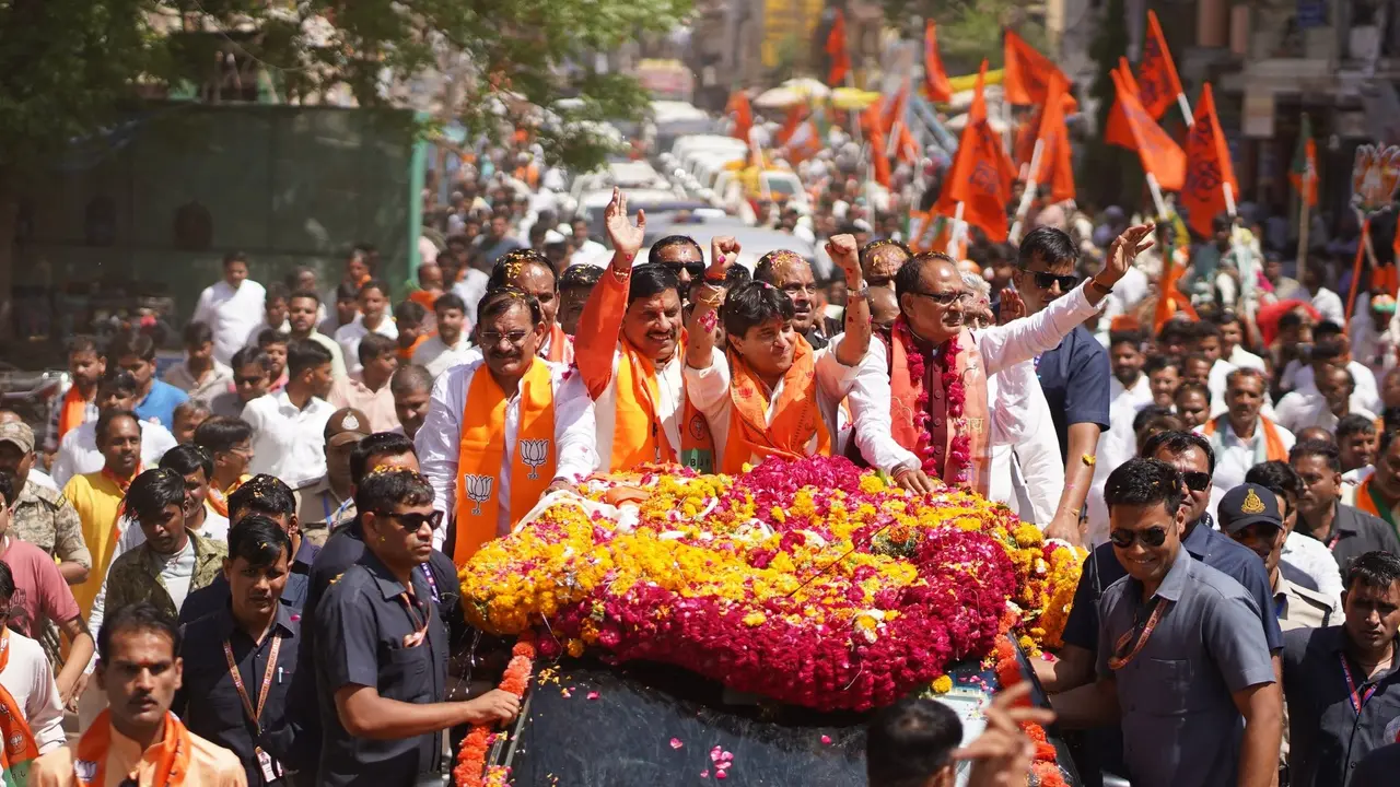 Jyotiraditya Scindia Road show in Guna