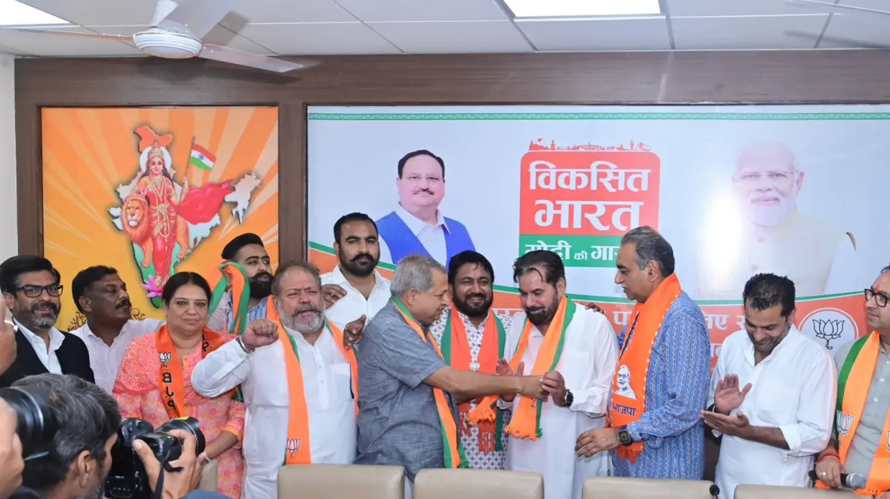 Congress leader Subhash Chawla joins BJP in Chandigarh