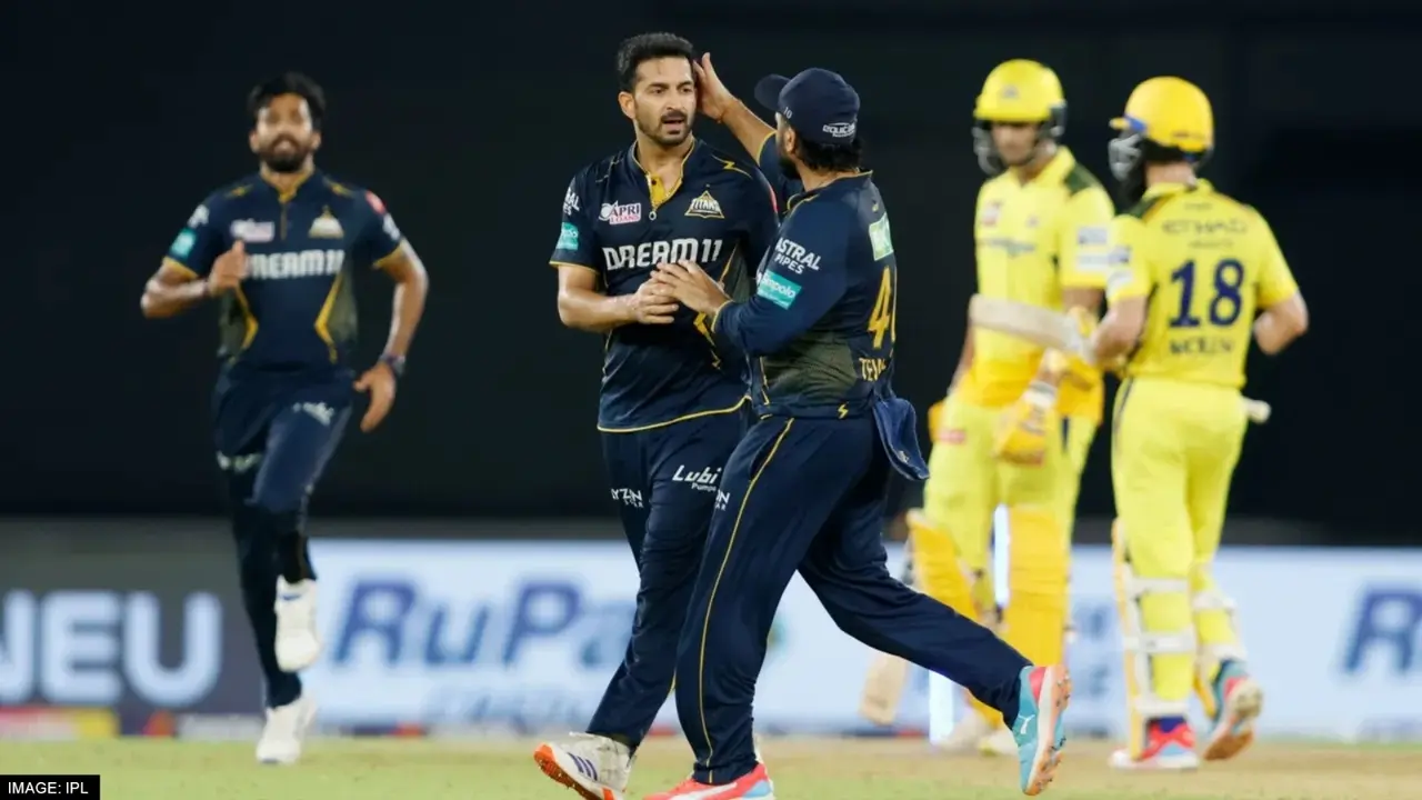 Gujarat Titans Beat CSK By 35 Runs