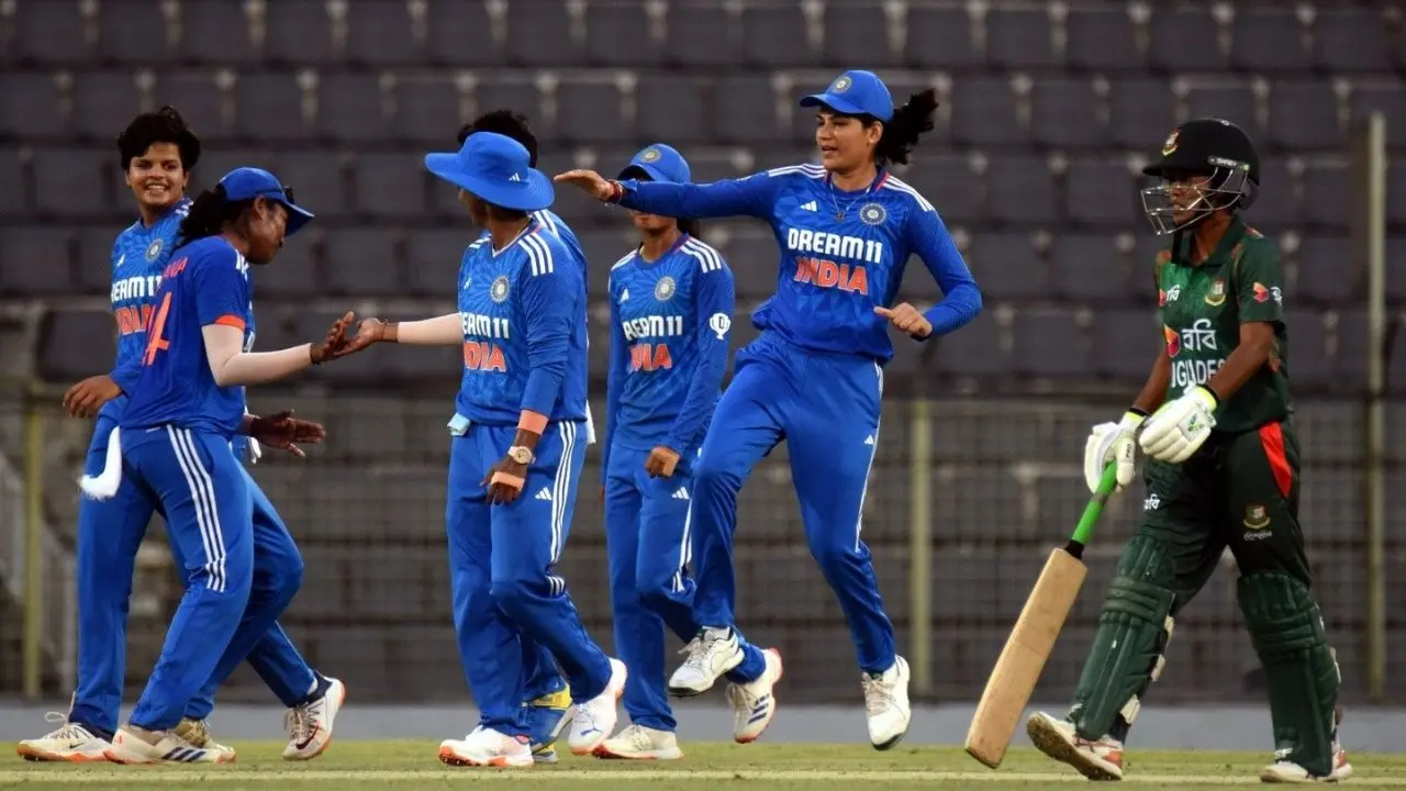 Ind vs Ban: हिमाचल की छोरी ने बांग्लादेश में मचाया कहर, भारत ने जीत के साथ खोला खाता Indian Womens Cricket Team Beat Bangladesh in First T20I