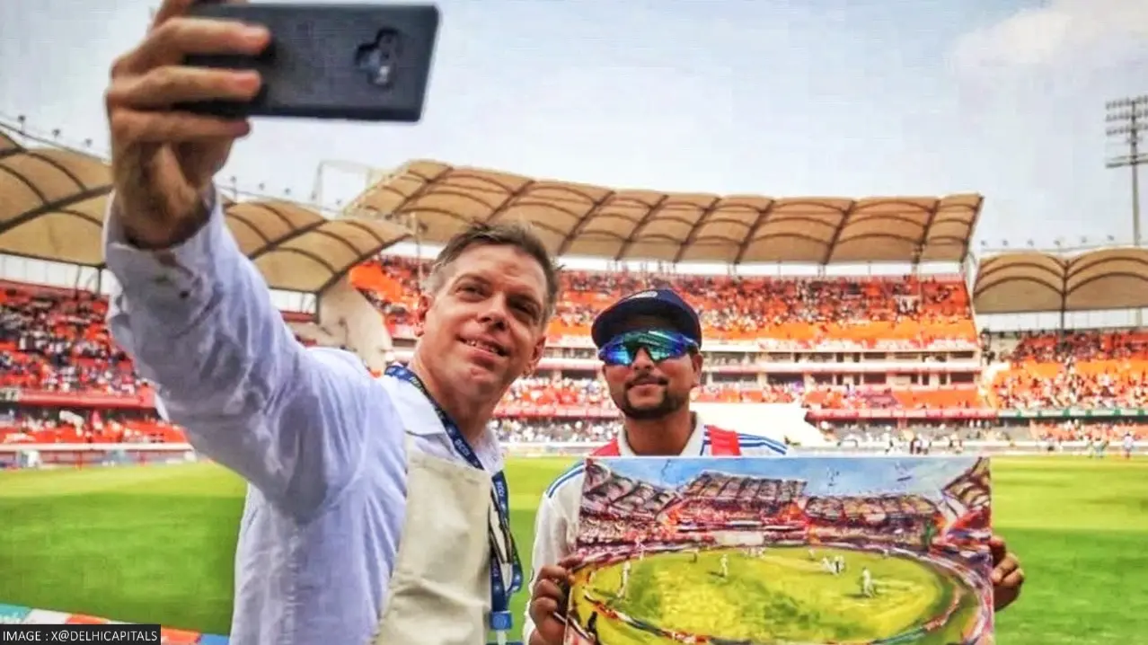 Kuldeep Yadav Received Gift From English Artist