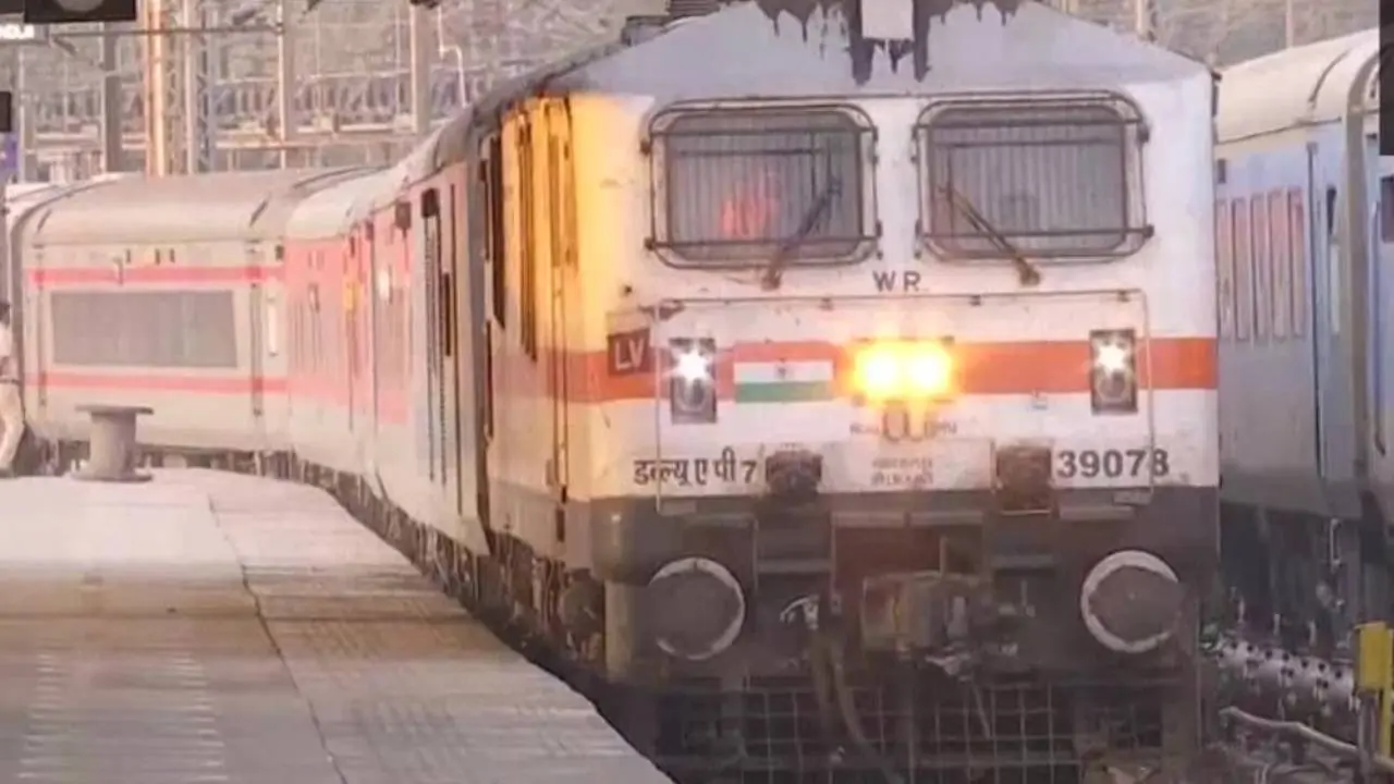 RRB JE Recruitment 2024: Application Begins For 7951 Junior Engineer Vacancies, Here's How To Apply indian railway