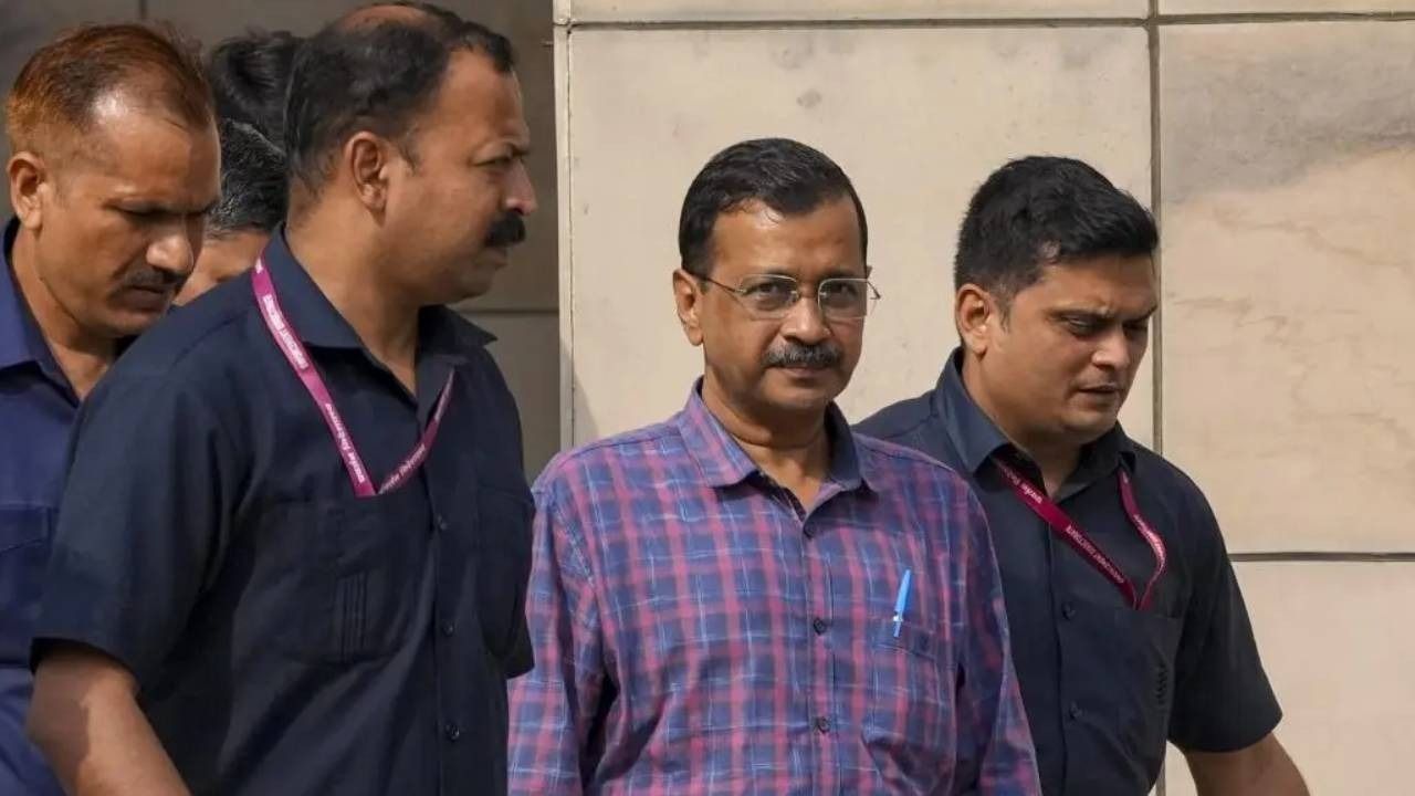 BREAKING: Setback For Arvind Kejriwal, Delhi HC Stays Trial Court's ...