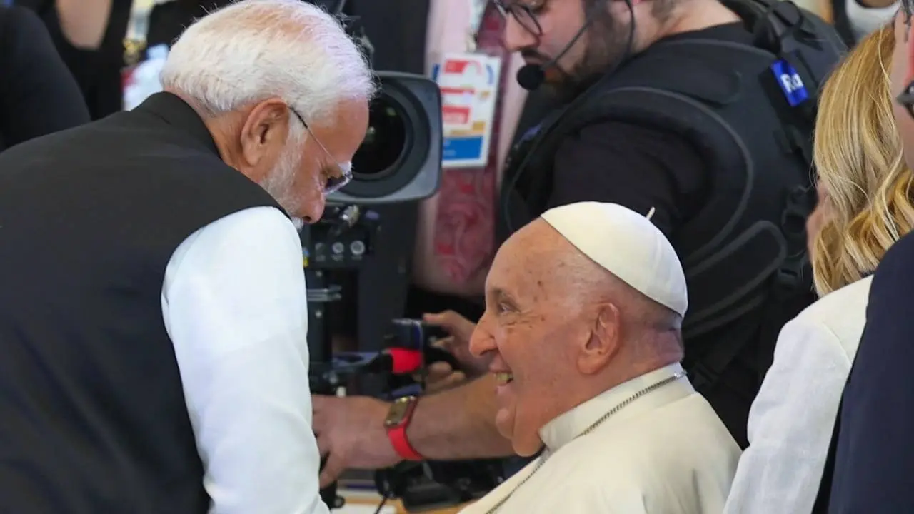 PM Modi invites Pope Francis to India