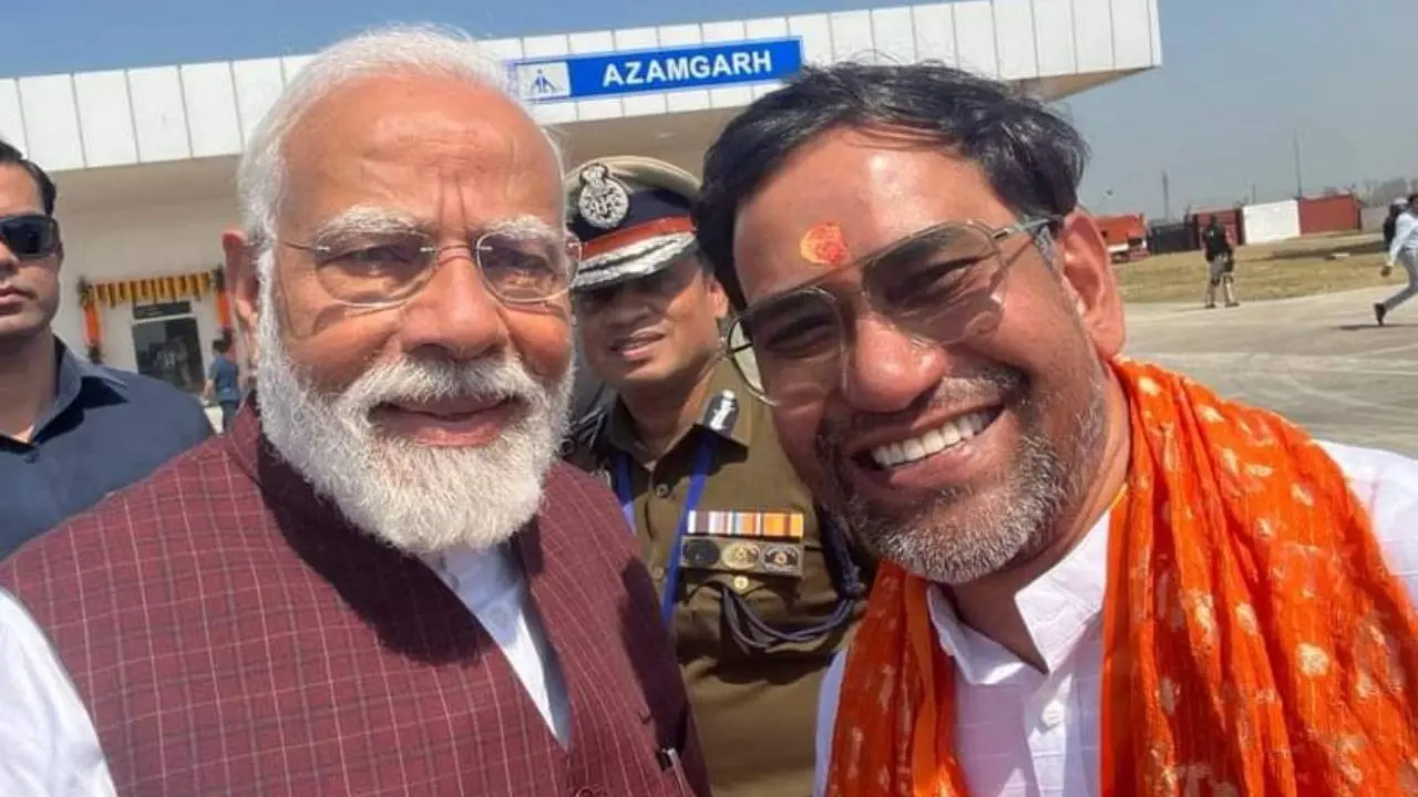PM Narendra Modi with dinesh lal yadav