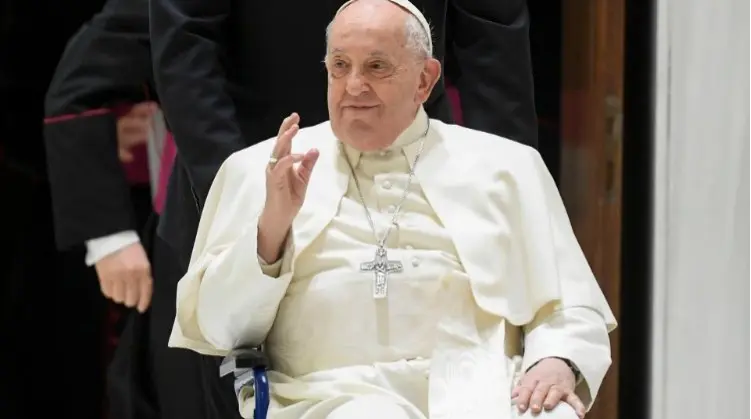 Pope cancels his audiences due to slight illness days before a new trip