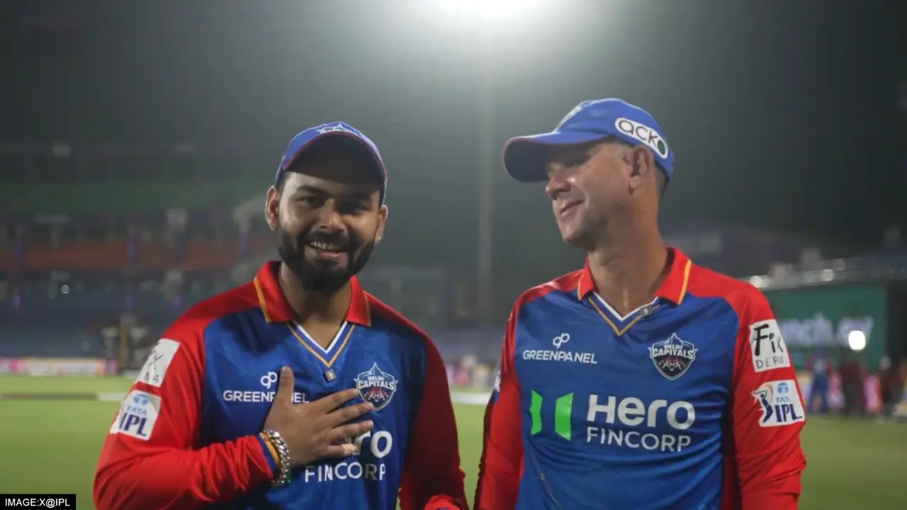 Rishabh Pant injured cameraman in Delhi IPL Match, then Apologized