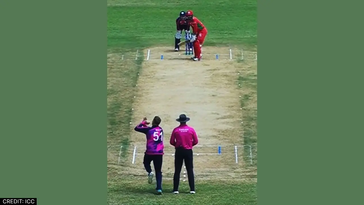 mark watt has khalid kail bowled but umpire gave dead ball