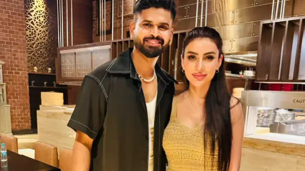 Shreyas iyer meets afghanistan cricket fan model wazhma ayoubi