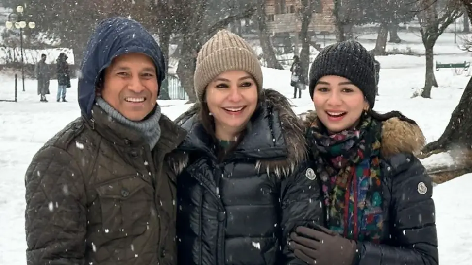 Sachin Tendulkar with his family