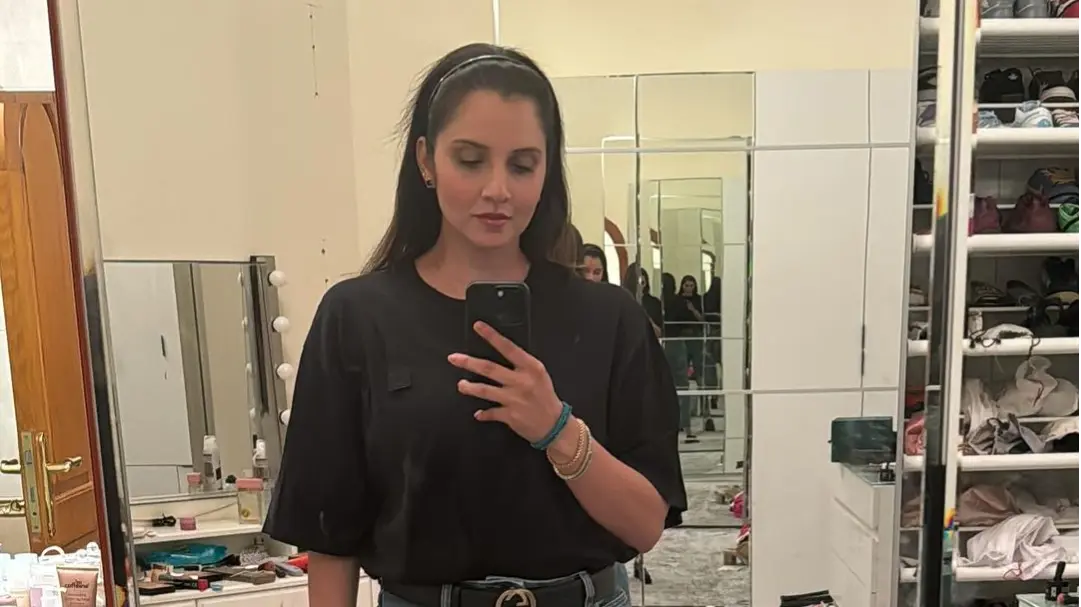 शोएब से तलाक के बाद मूव ऑन कर चुकी हैं सानिया, घर की नेम प्लेट में अपने साथ जोड़ा इस शख्स का नाम Sania Mirza