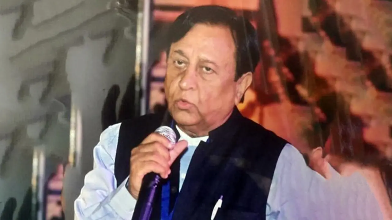 Dr Karan Singh Yadav