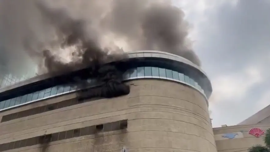 Massive fire breaks out in Pune's shopping mall