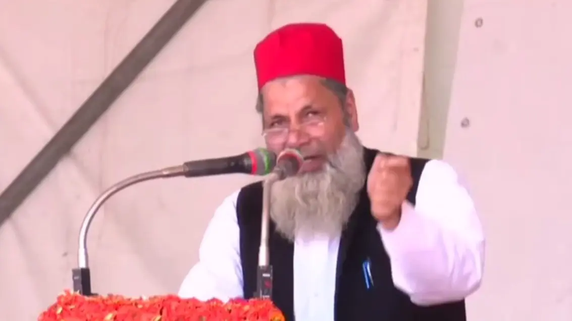 Akhilesh yadav public meeting praised mafia