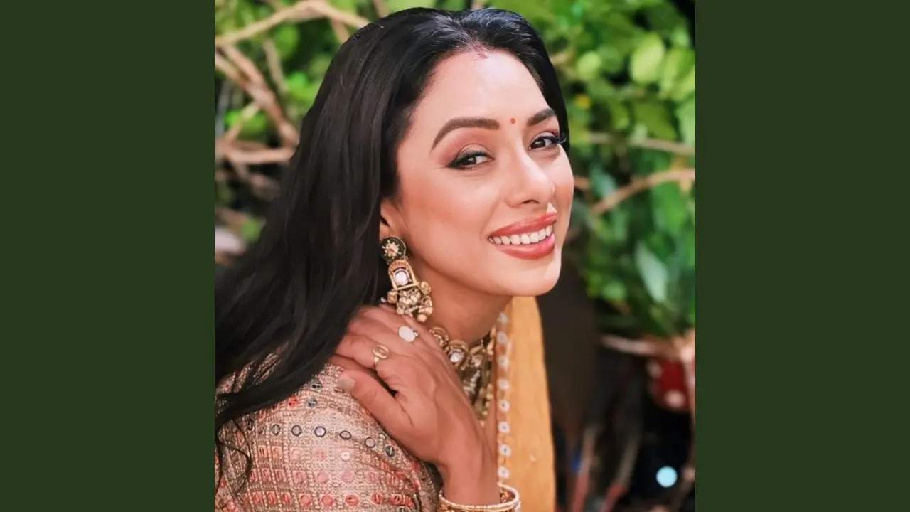 Rupali Ganguly Faces Backlash For Violating Traffic Rules, Netizens Say, ’Helmet Ka Challan...' Rupali Ganguly joins BJP