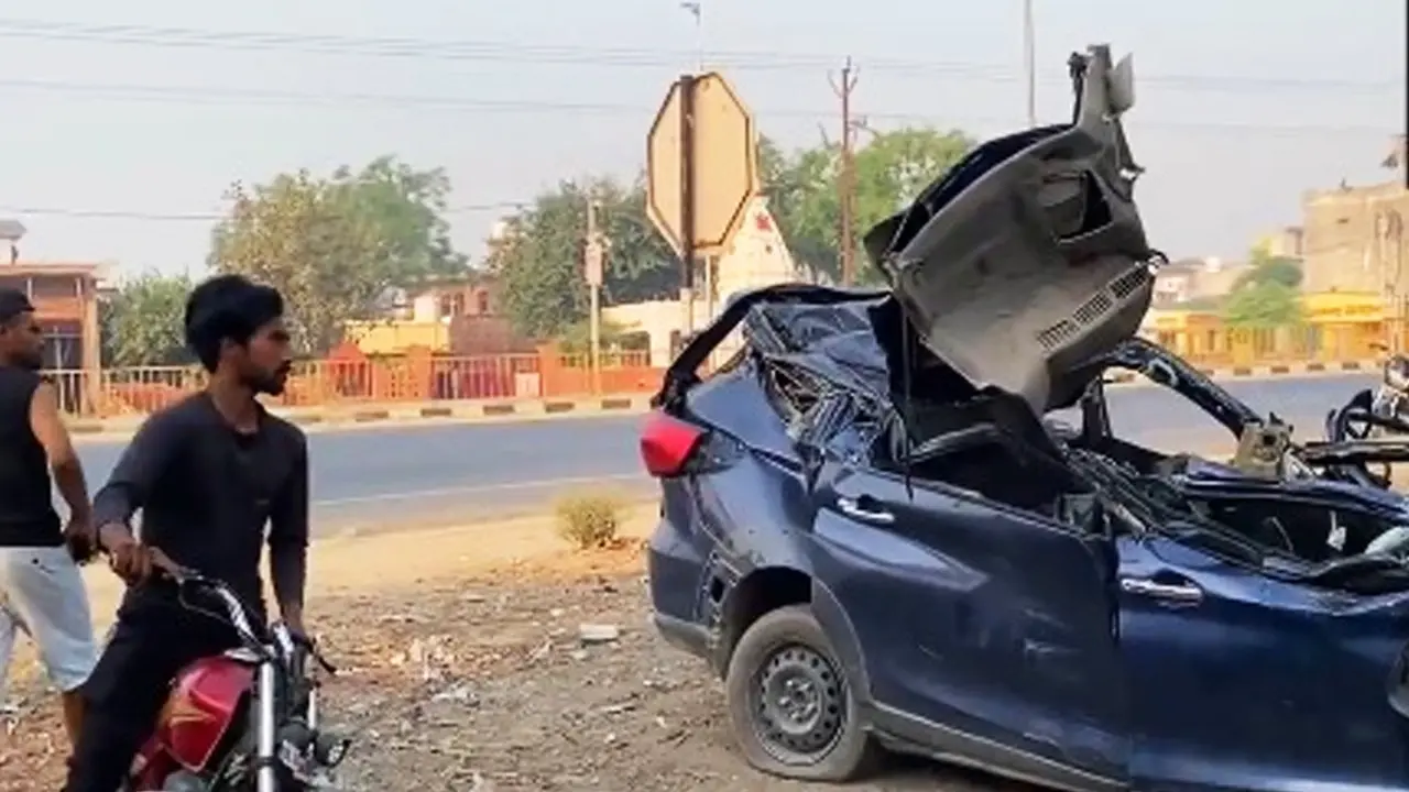 पिचकी कार, अंदर खून से सनी 6 लाशें...यूपी में दर्दनाक हादसा; एक ही परिवार के 6 मरे