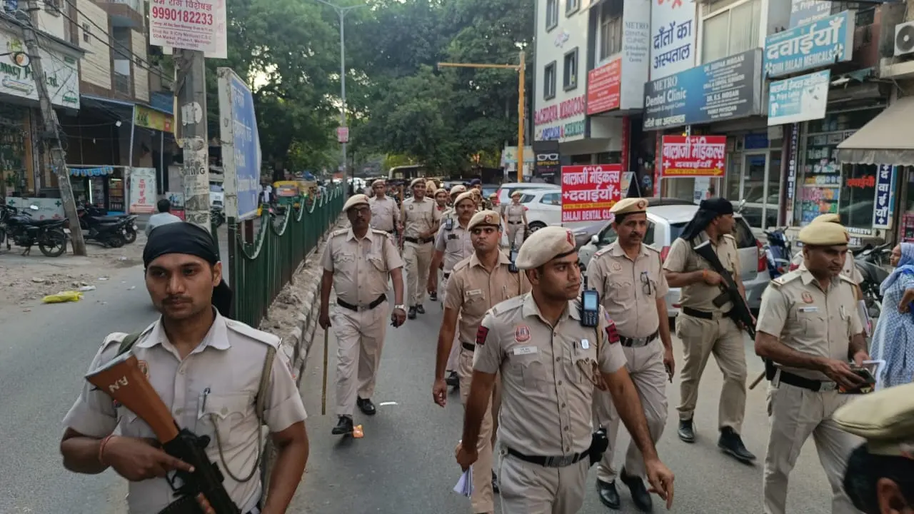Delhi Police Flag march before voting