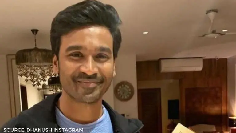 Did you know Dhanush, who is allergic to birds, had to shoot with roosters in 'Aadukalam'? Dhanush