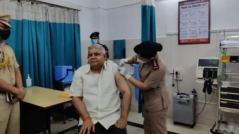 COVID-19 Vaccination Live updates: Ratan Tata receives first shot of COVID-19 vaccine COVID-19 vaccine drive