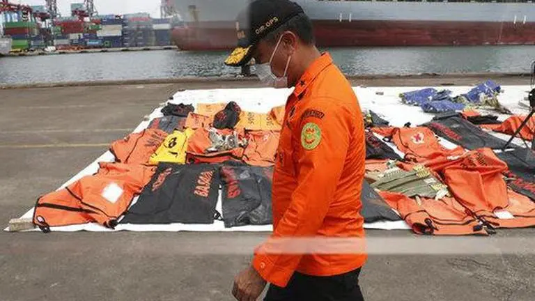 Widodo promises compensation for plane crash Widodo promises compensation for plane crash