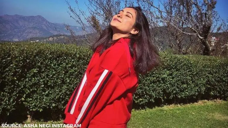 When Asha Negi absolutely owned the dance floor grooving to Dhanush's 'Rowdy Baby'; watch Asha Negi