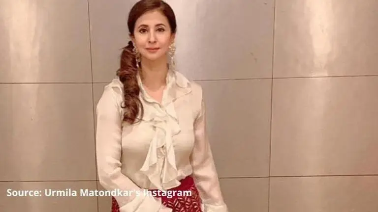 Urmila Matondkar celebrates 22 years of 'Jaanam Samjha Karo'; asks fans to guess the song Urmila Matondkar