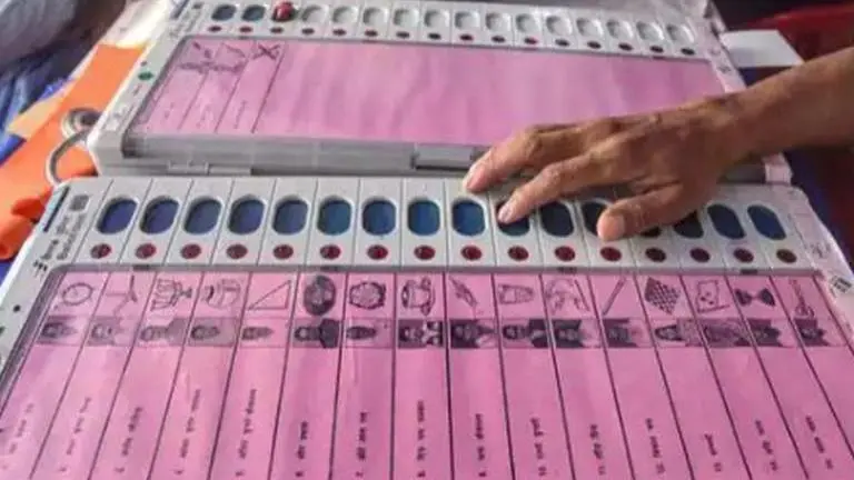 West Bengal's youth returns home to vote in crucial rural polls amidst challenges Thousands of migrant workers from WB's villages travel long distances to exercise their democratic right in the rural polls.