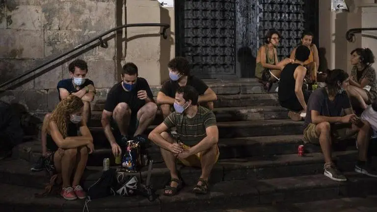 UK tourists in France scramble to get back home UK tourists in France scramble to get back home