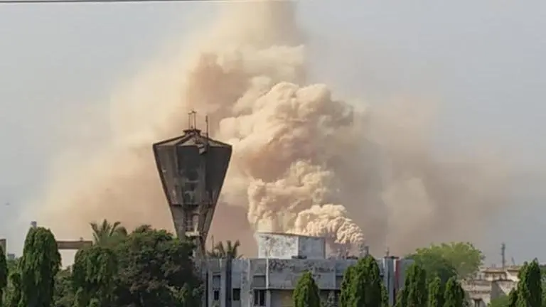 Vizag: Thick smoke from oil refinery triggers fresh panic, no casualties reported Vizag
