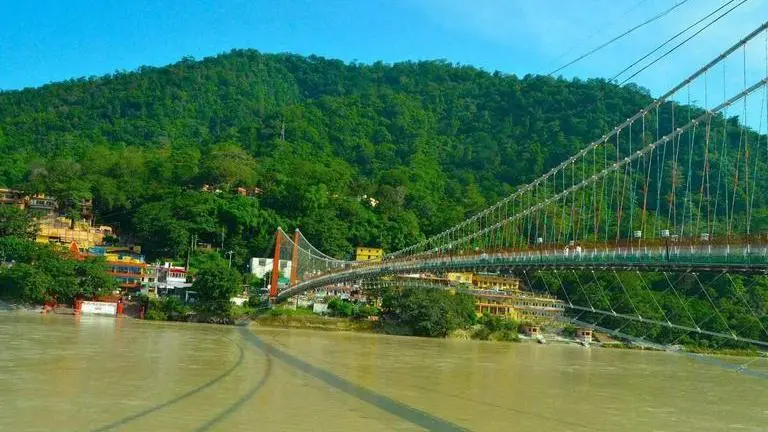 U'khand: Ram Jhula suspension bridge closed for two-wheelers