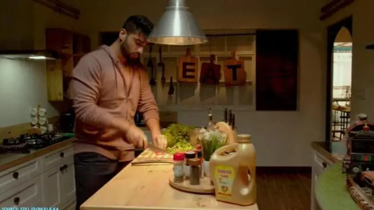 Arjun Kapoor urges men to share videos of doing household chores as 'Ki & Ka' turns 4 Arjun Kapoor
