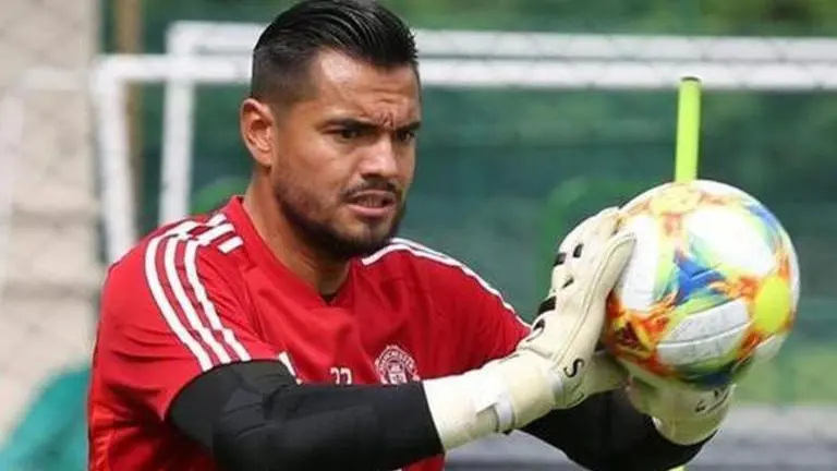 Man United goalkeeper Sergio Romero set for MLS move after Everton transfer collapses man united
