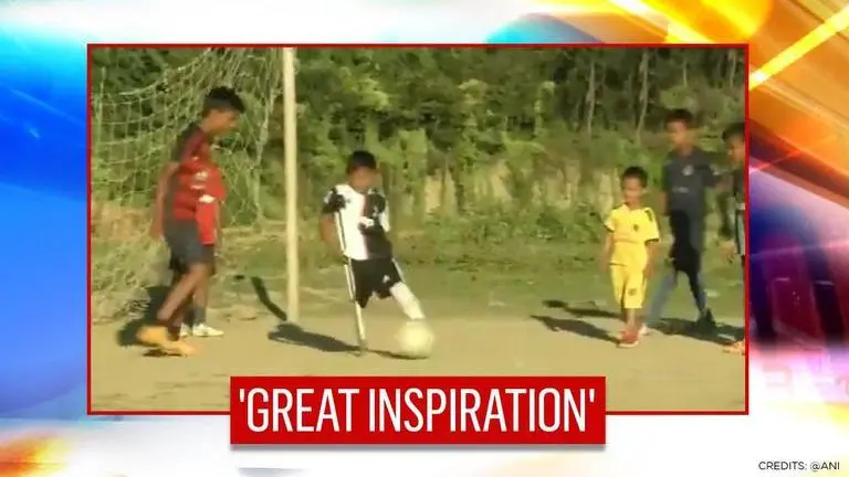 Video: 9-year-old boy plays football with one leg; netizens call him 'great inspiration 9-year-old