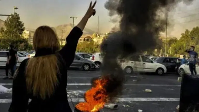 Authorities in Iran install surveillance cameras to identify and penalize unveiled woman Iran