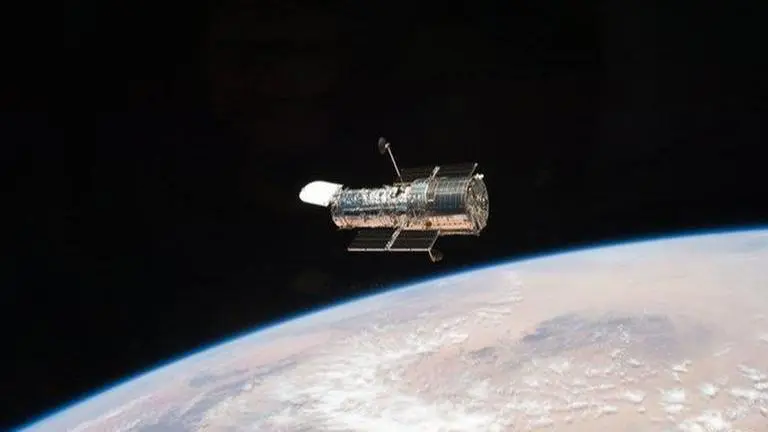 NASA extends Hubble operations support contract till 2026; awards $215 million to AURA NASA