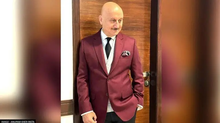 Anupam Kher stresses on importance of vaccinations: 'Don't want to die from COVID clutter' Anupam Kher