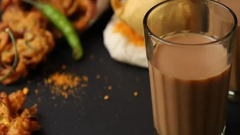 Lockdown: Odisha doctor couple feeds attendants of patients admitted to hospital