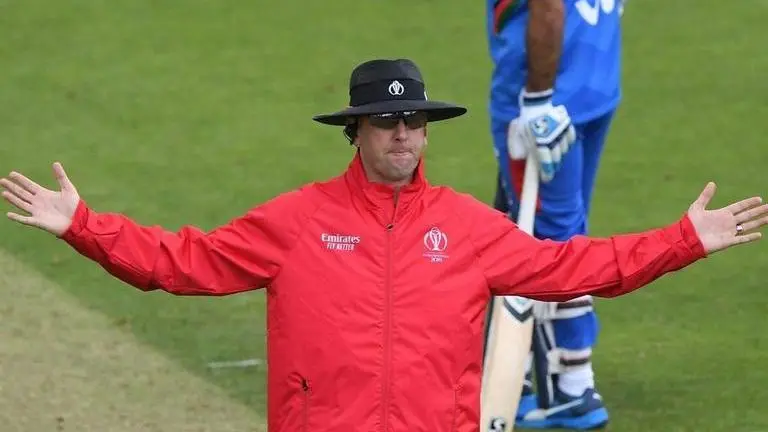 Umpire Michael Gough removed from future T20 World Cup games over bio bubble breach Michael Gough