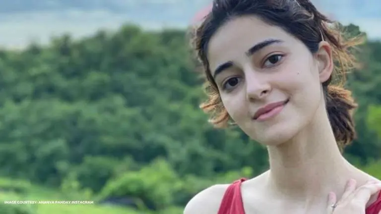 Ananya Panday enjoys some greenery on a cloudy day; asks fans to smile often Ananya Panday