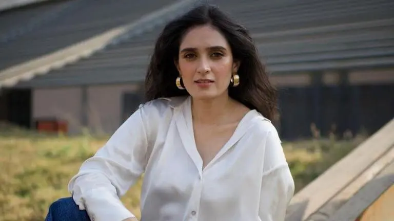 Pankhuri Awasthy returns to work 45 days after giving birth to twins | Watch Pankhuri Awasthy