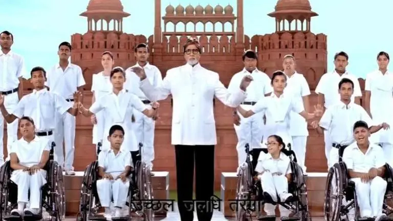 Amitabh Bachchan performs National Anthem in sign language with specially-abled kids Amitabh Bachchan