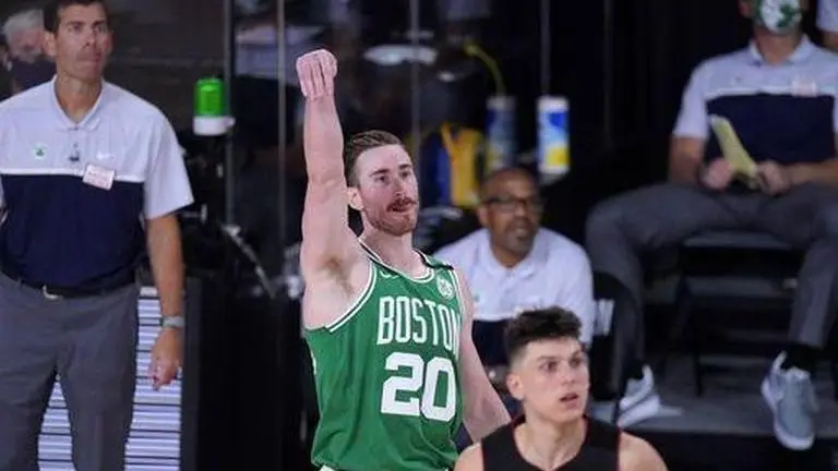 Celtics' Gordon Hayward, wife Robyn welcome fourth child