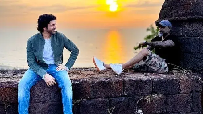 Farhan Akhtar recreates iconic Goa scene from Dil Chahta Hai, fans miss