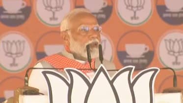 SP, Congress Families Turned Purvanchal Into Region of Mafia: PM Modi ...