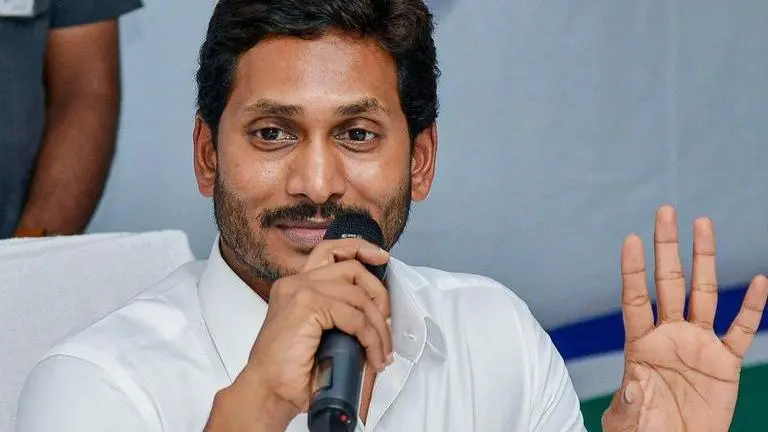 Andhra Pradesh CM launches Rs 15,000 dole for women of Kapu community