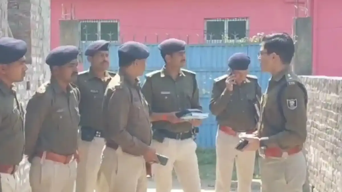 Bihar: दरभंगा में दो समुदायों के बीच झड़प मामले में 6 लोग गिरफ्तार, मंदिर से लौट रही महिलाओं पर हुआ था पथराव 6 people arrested in the case of clash between two communities in Darbhanga